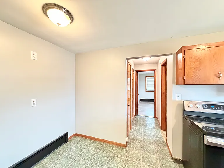 74 Newman St #4 — Photo 9