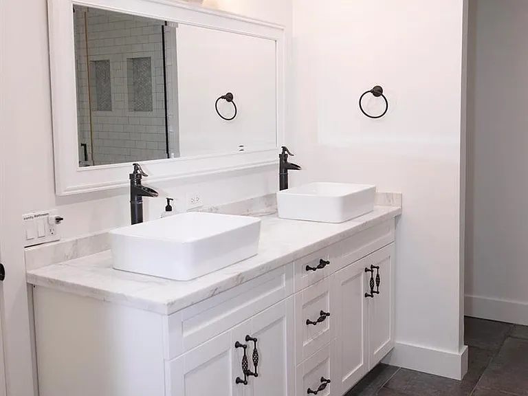 634 SE 3rd Ave — Photo 8