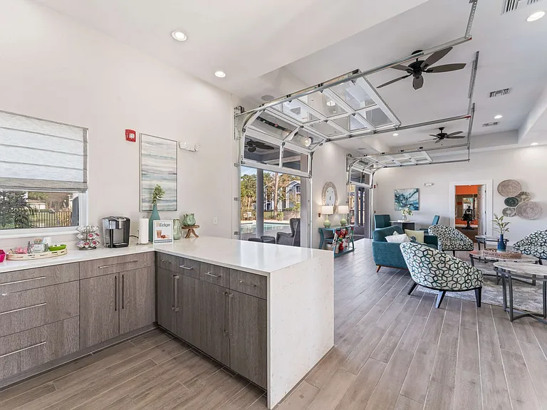 Eden's Edge Apartments — Photo 10