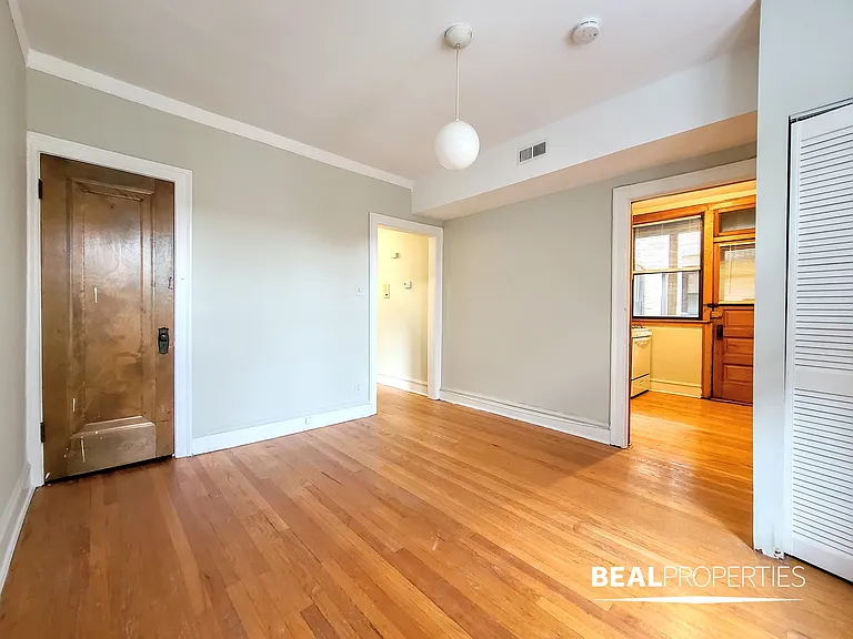 1444-50 W Byron St — Photo 32