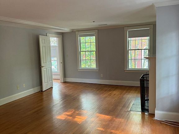 3rd image of 26 Garden St APT 2
