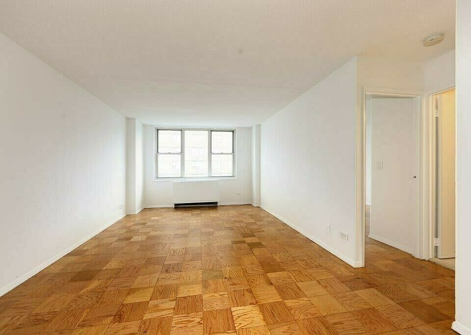 1st image of 154 E 29th St #408