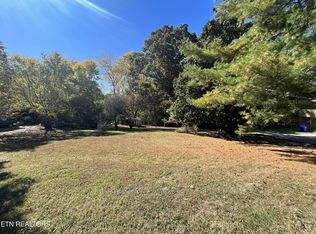 Nancy Ln, Clinton, TN 37716