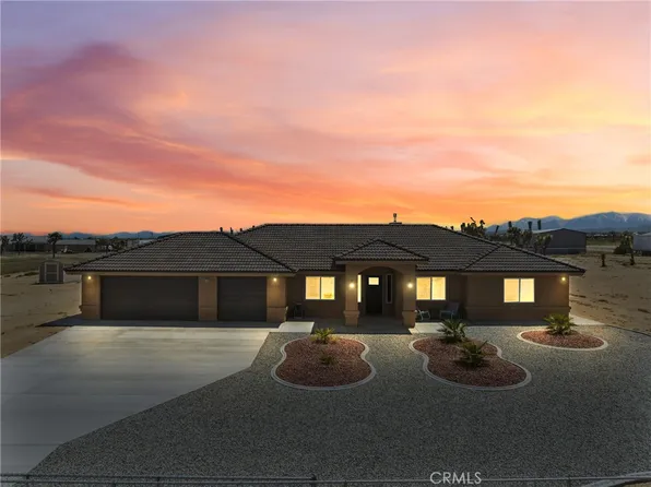 9169 Mesa St, Phelan, CA 92371