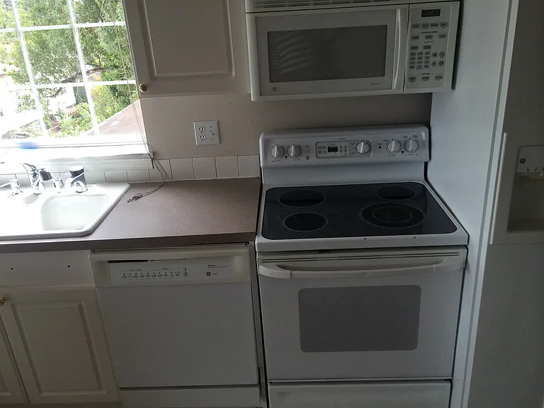 2126 NE 47th St #C — Photo 11