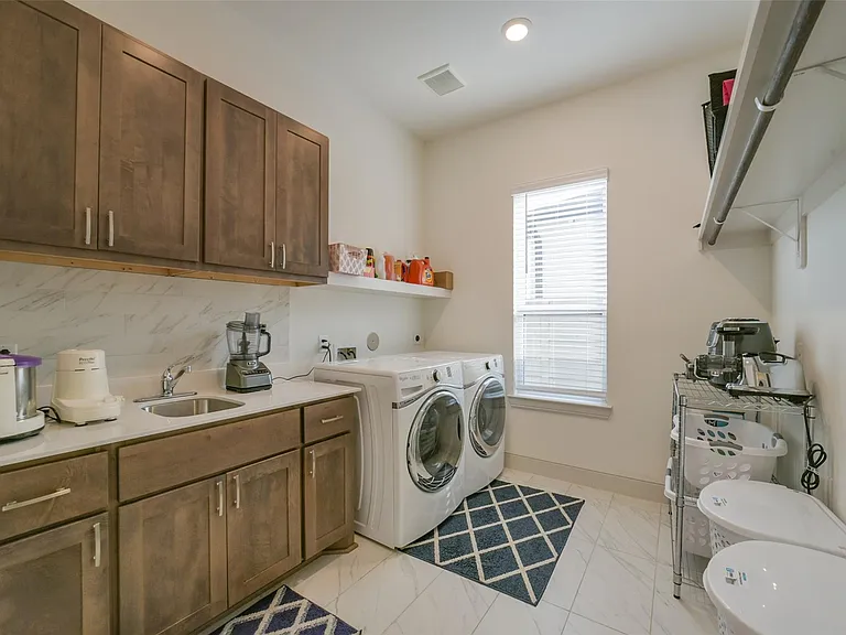 2018 Grove Terrace Ln — Photo 18