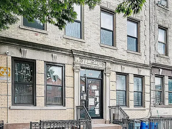 285 Cornelia Street image 10 of 10