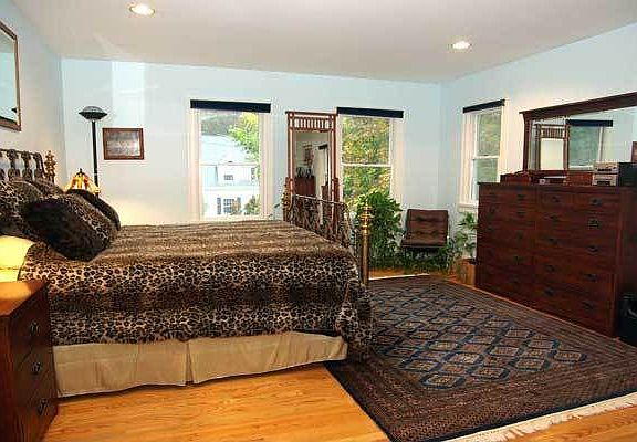 4th image of 38 Grayson Ln