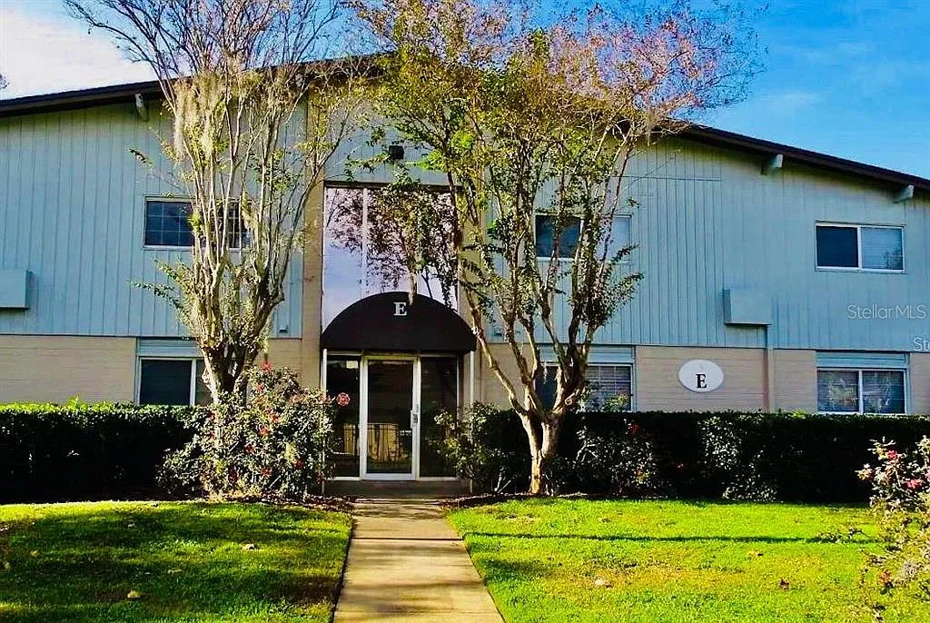 2 bed, 1.0 bath, 881 sqft, $1,600 — Photo 1
