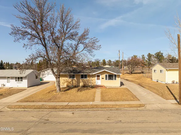 428 E Turnpike Ave, Bismarck, ND 58501