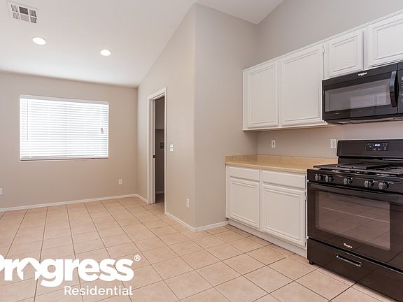 4th image of 2711 Gardenia Flower Ave