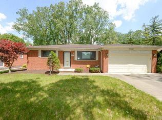 14682 Yale St, Livonia, MI 48154