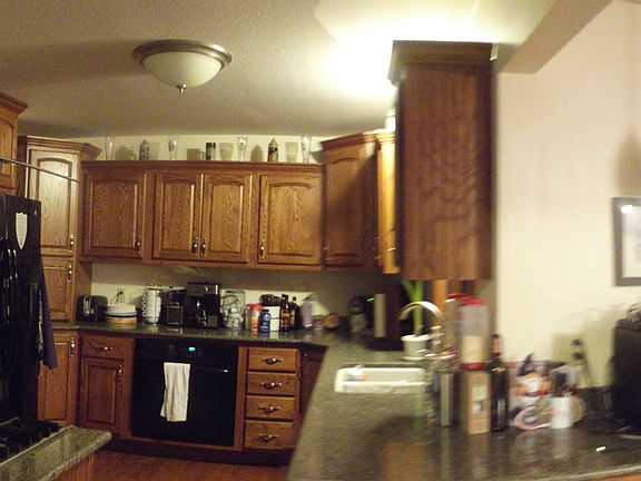 Kitchen with quartz counters
