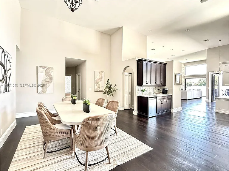 400 Alexandra Cir — Photo 87