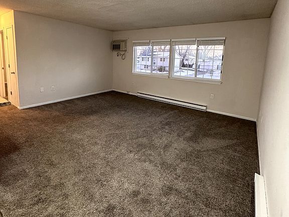 3rd image of 1014 E Main St #6