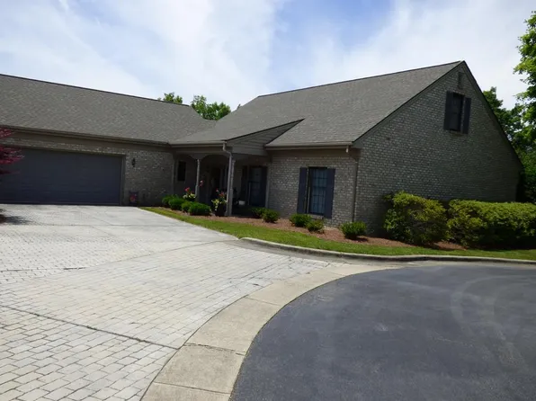 211 Salisbury Cir, Danville, VA 24541