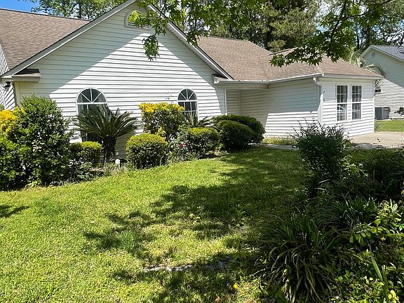 2nd image of 419 Ashwood Ln