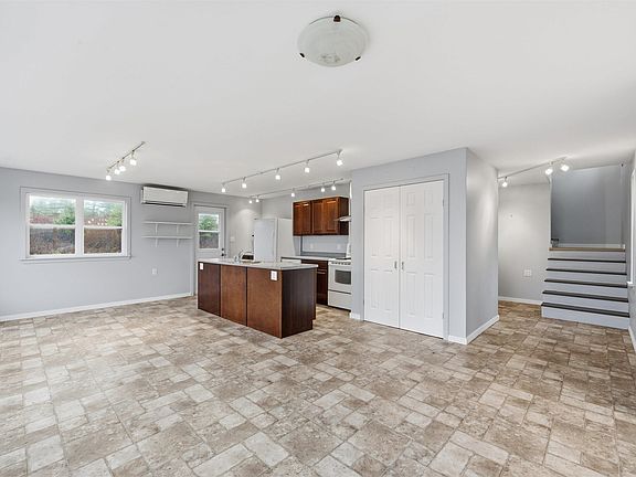 5th image of 2034 Lower Prospect Rd