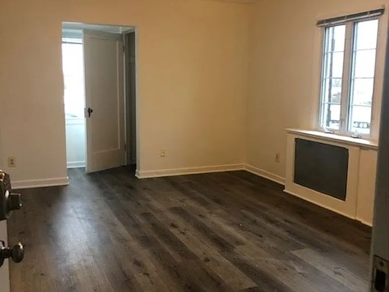 2166 N Glebe Rd — Photo 3
