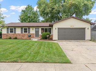 1803 Myra Ridge Ct, Urbana, IL 61802