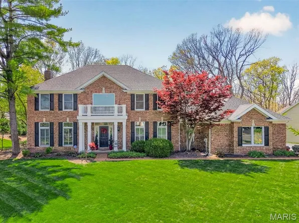 17702 Drummer Ln, Chesterfield, MO 63005