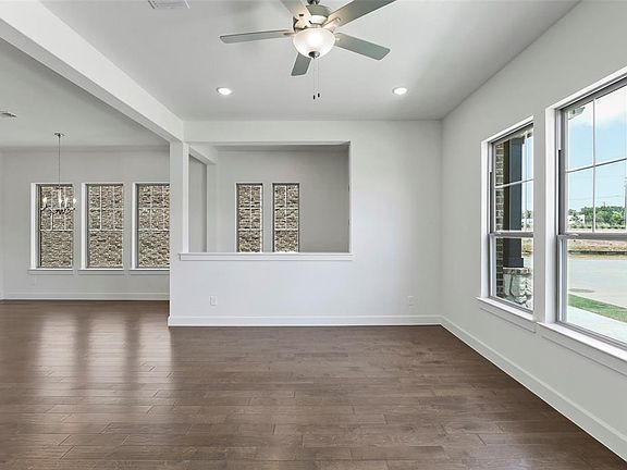 4th image of 257 Harbor Hills Ave