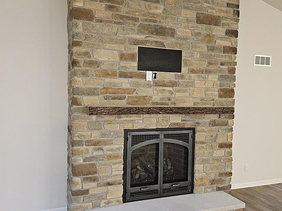 3rd image of 943 Harsevoort Way