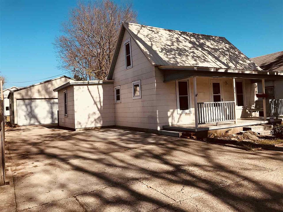 1st image of 216 N 4th St