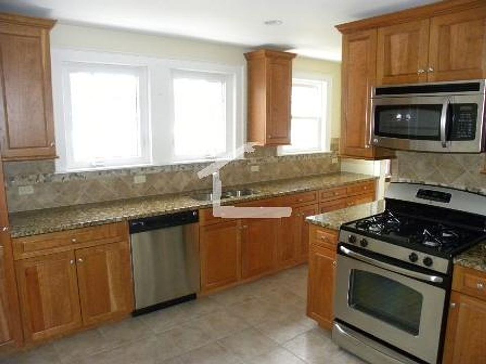 1st image of 44 Blenford Rd #2