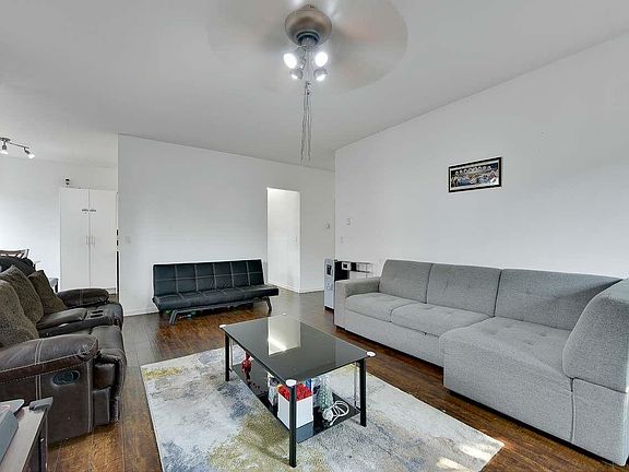 5th image of 14993 101a Ave #104