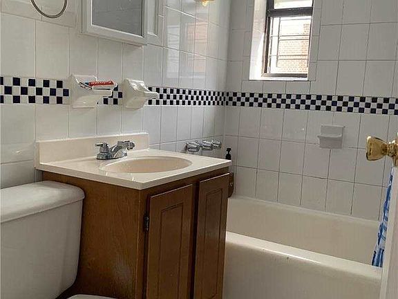 5th image of 144-07 Sanford Ave APT 6F