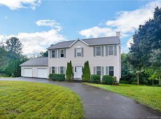 5312 Main St, Trumbull, CT 06611