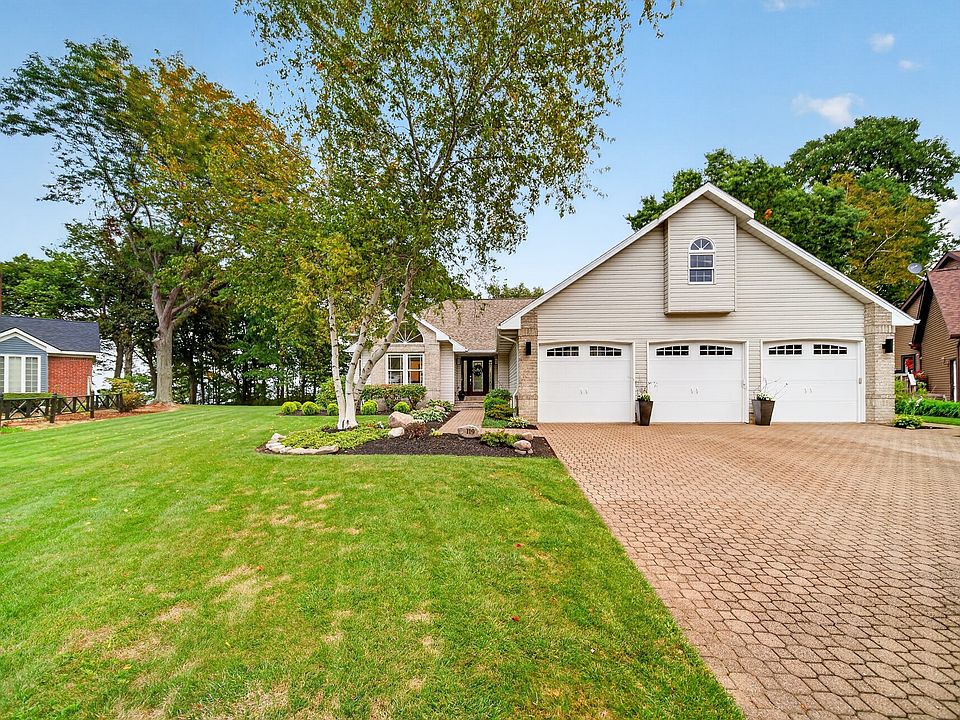 1st image of 119 Fox Hollow Ln