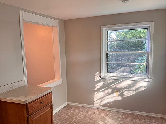4th image of 1492 Caswell Ct