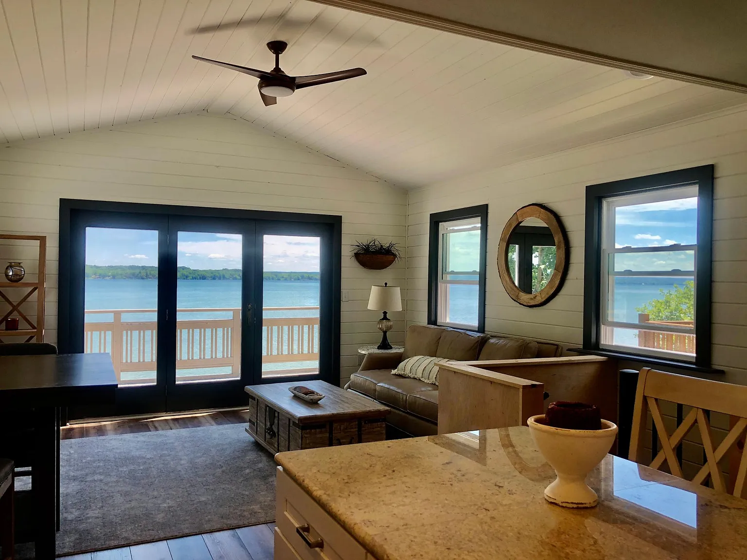 2 bed, 832 sqft, $2,100 — Photo 2