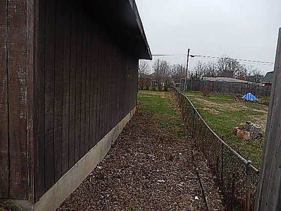 3rd image of 350 Fairview Dr