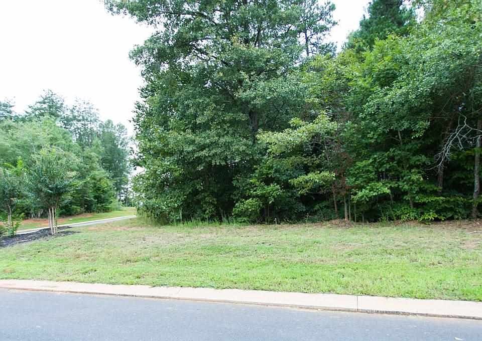 1st image of 301 Red Spruce Ln