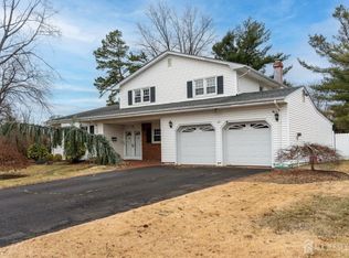 10 Rota Dr, Parlin, NJ 08859