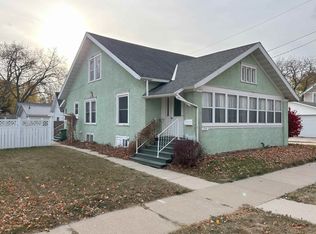 204 Spriggs St, Charles City, IA 50616