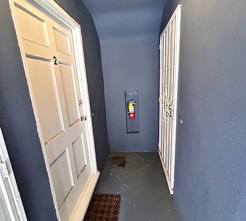 5th image of 7651 Oakwood Ave