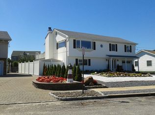 355 Ocean Ave, Amityville, NY 11701
