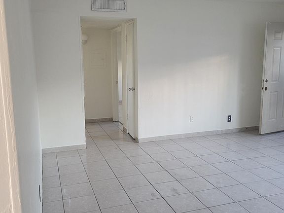 5th image of 370 N 15th St APT C