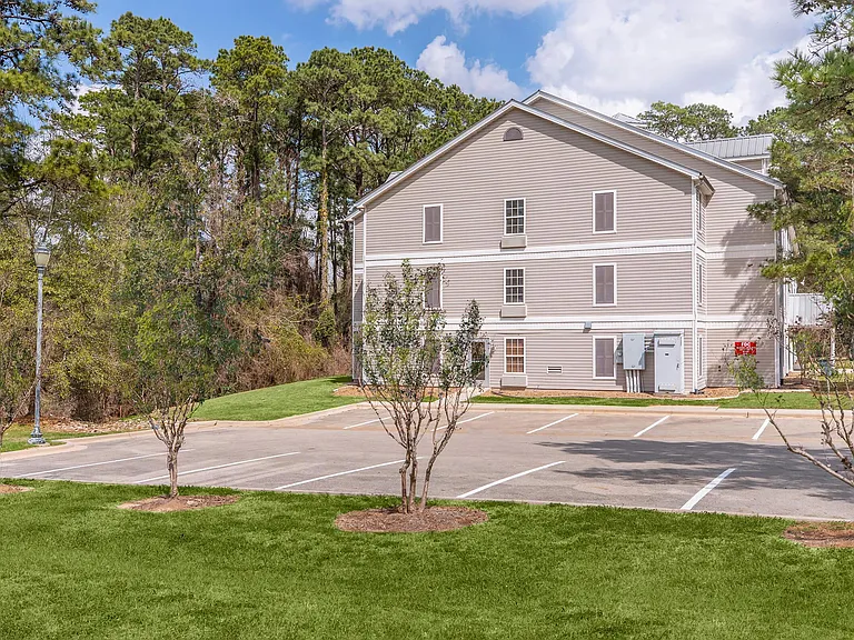 Residence at Piney Shores — Photo 13