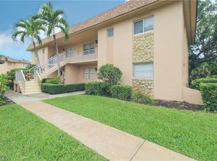 729 Palm View Dr #D4, Naples, FL 34110