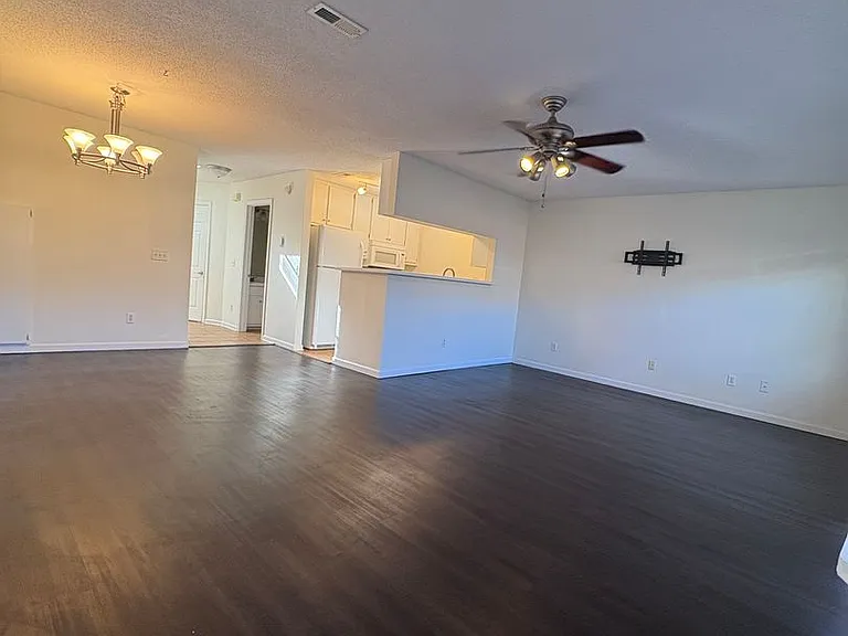 118 W Briar Dr — Photo 8