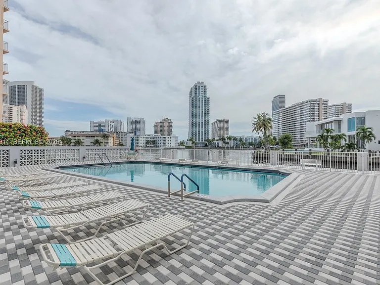 137 Golden Isles Dr #809 — Photo 38
