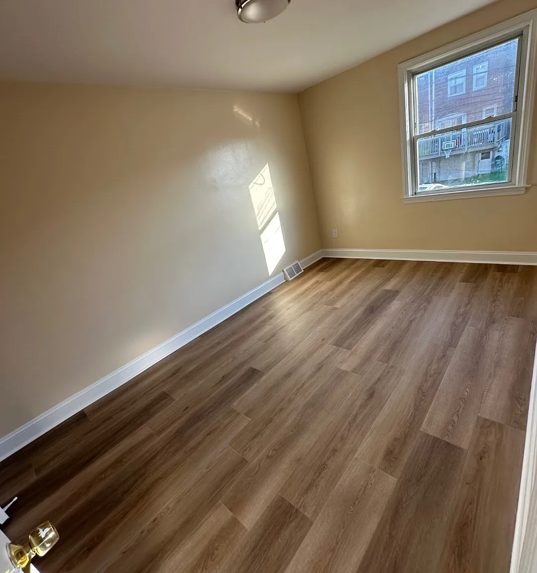 1208 Englewood St — Photo 3