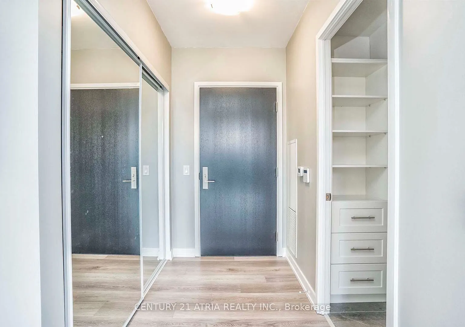 3 bed, $6,000 — Photo 2