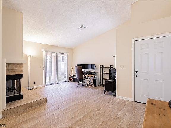 2nd image of 580 Battle Mountain Dr