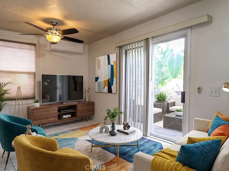 1229 S Flower St — Photo 16